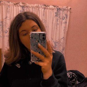 Meet your Posher, Elise